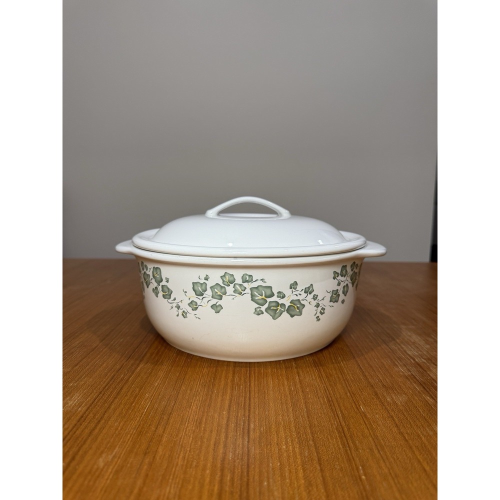 Corning Corelle Stoneware Callaway Ivy 2 1/2 QT. Covered Casserole Cottage Core